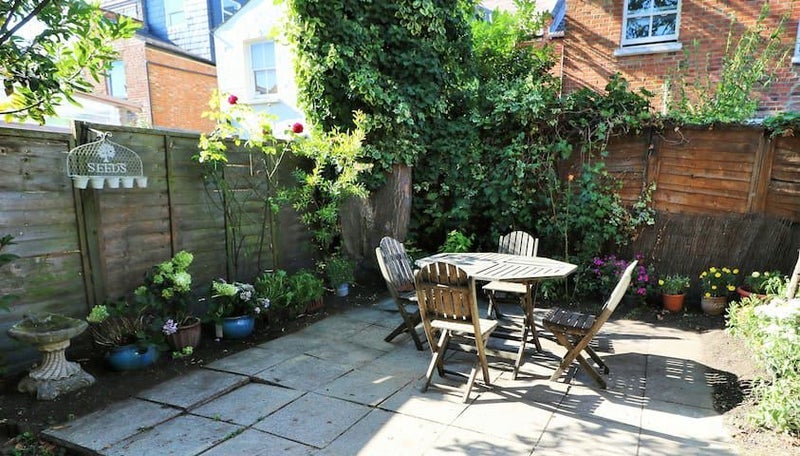 Flat Allestree Road in Greater London