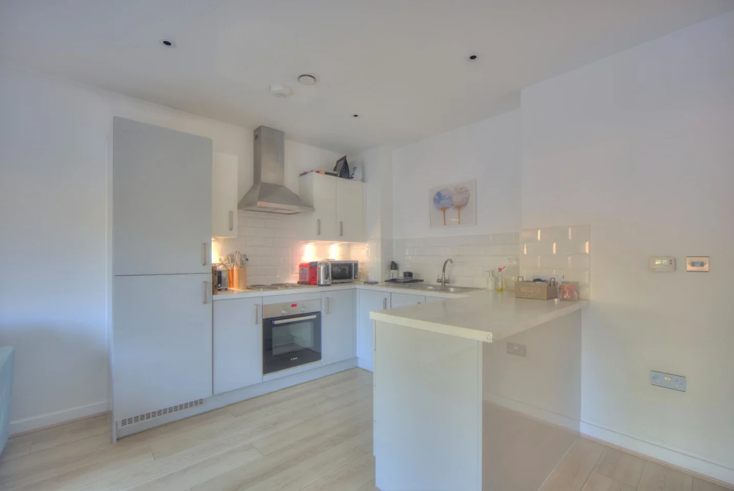Flat Sandy Hill Road in Greater London