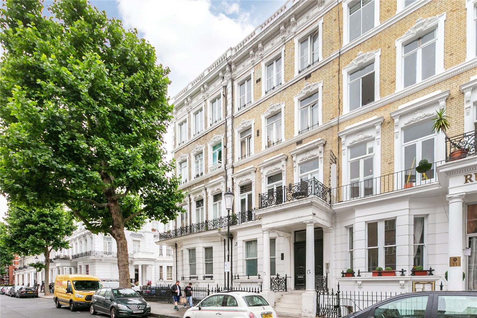 Flat Penywern Road in Greater London