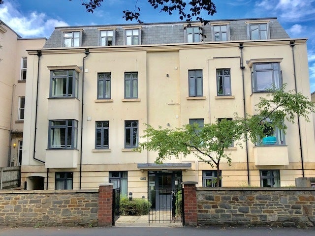 Flat Sussex Place in Bristol