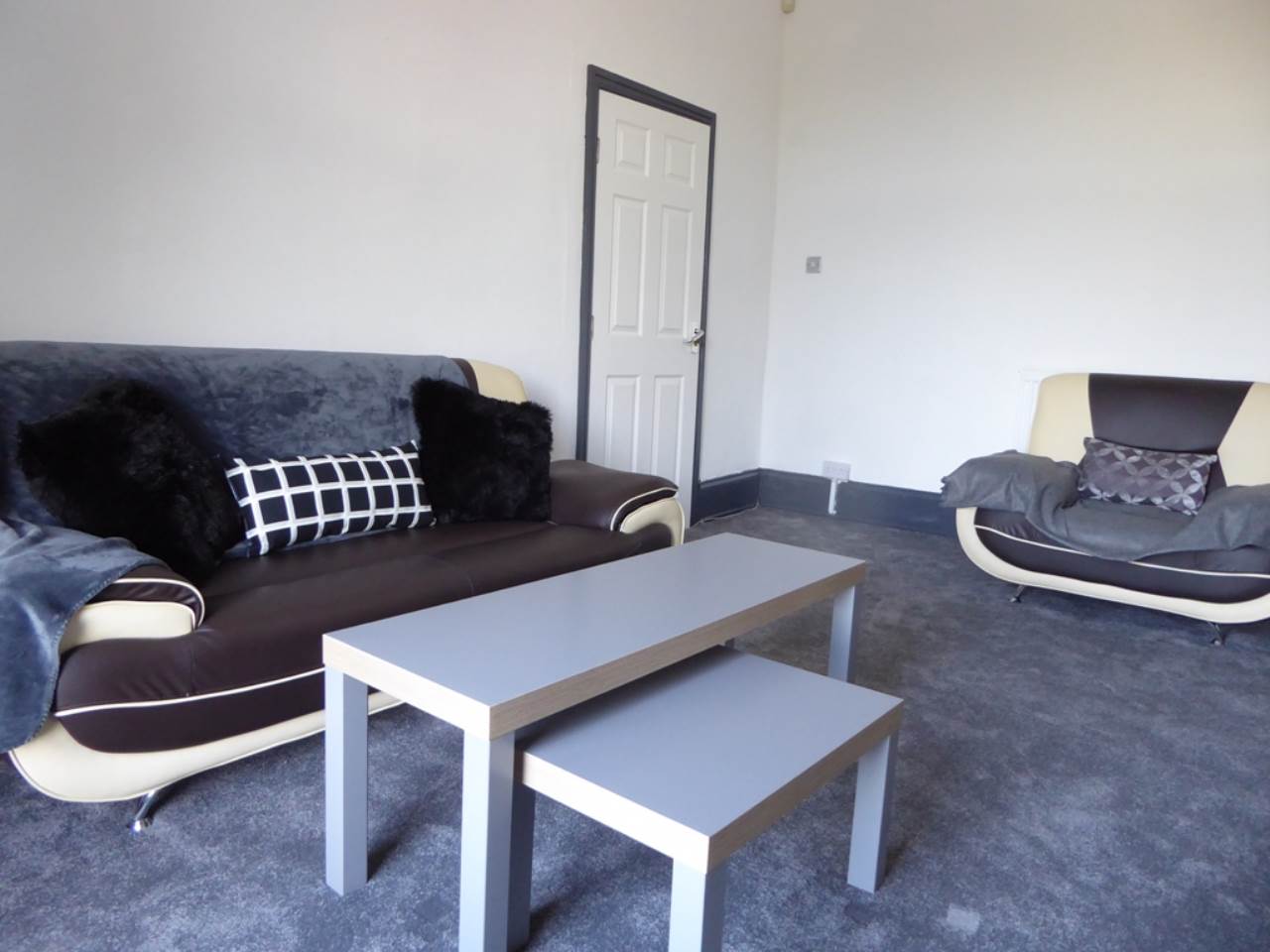 Flat Bankfield Road in Kirklees