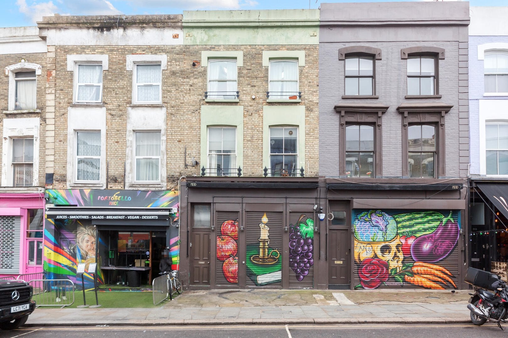 Flat Portobello Road in Greater London