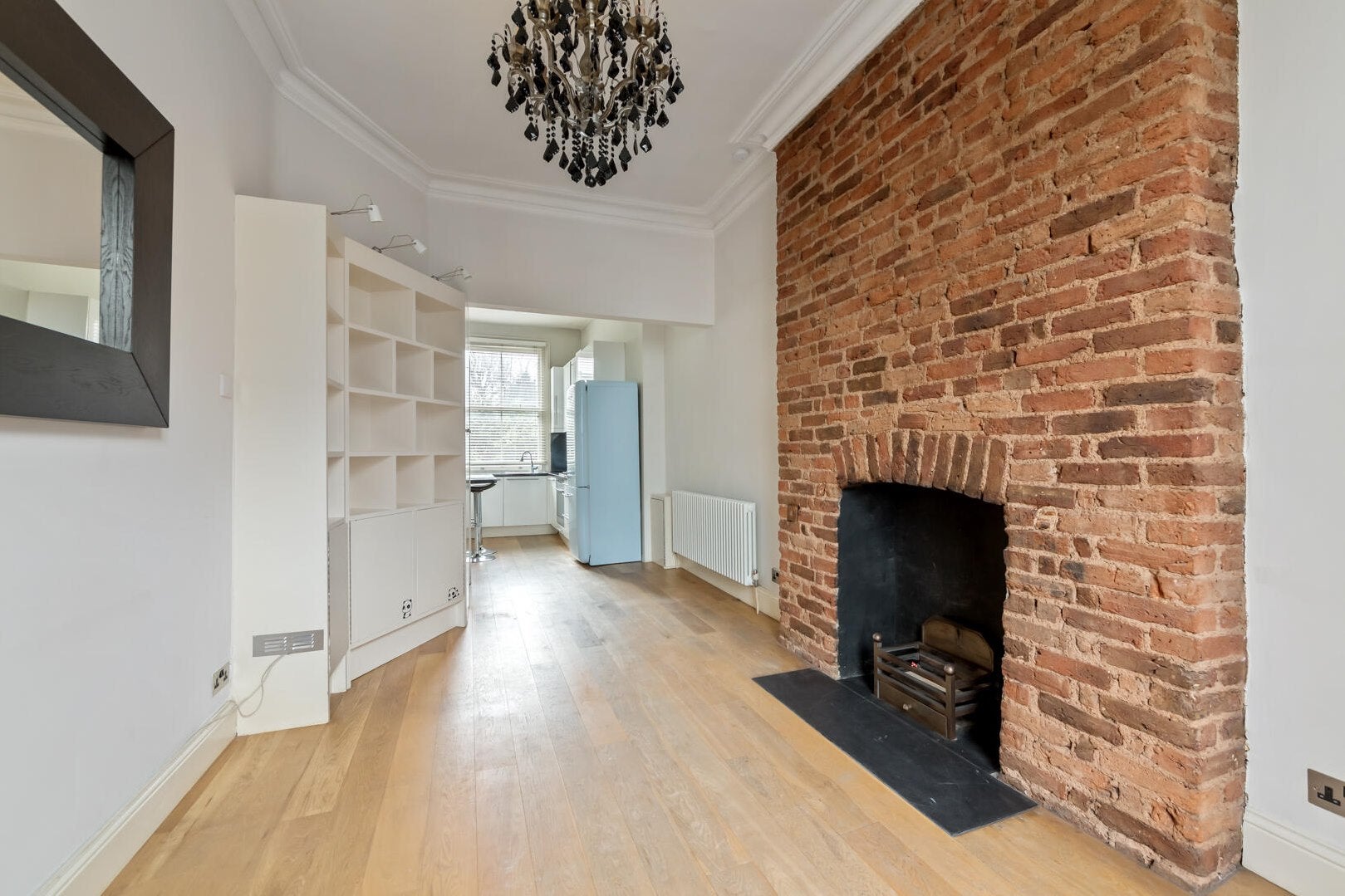 Flat Portobello Road in Greater London