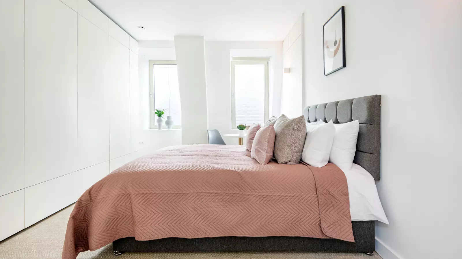 Flat Bath Road in Greater London