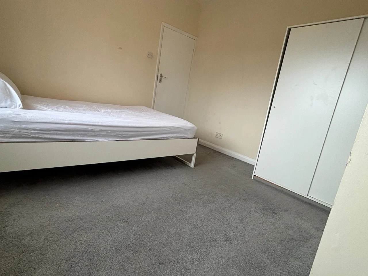 Room Abbey Road in Greater London