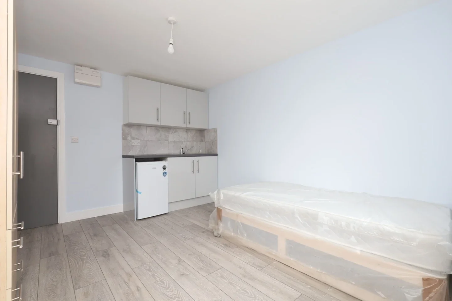 Flat Beech Close in Greater London