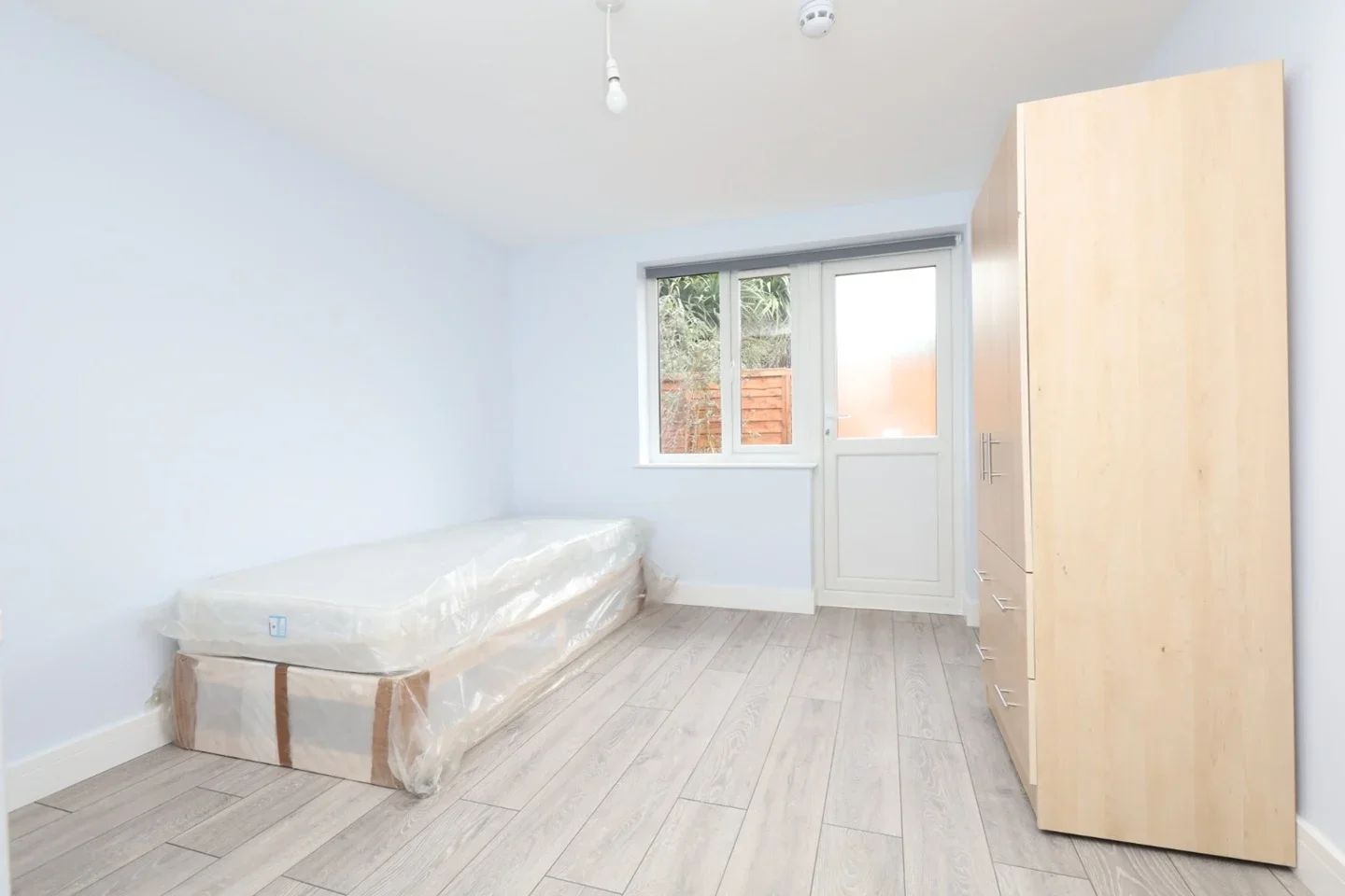 Flat Beech Close in Greater London