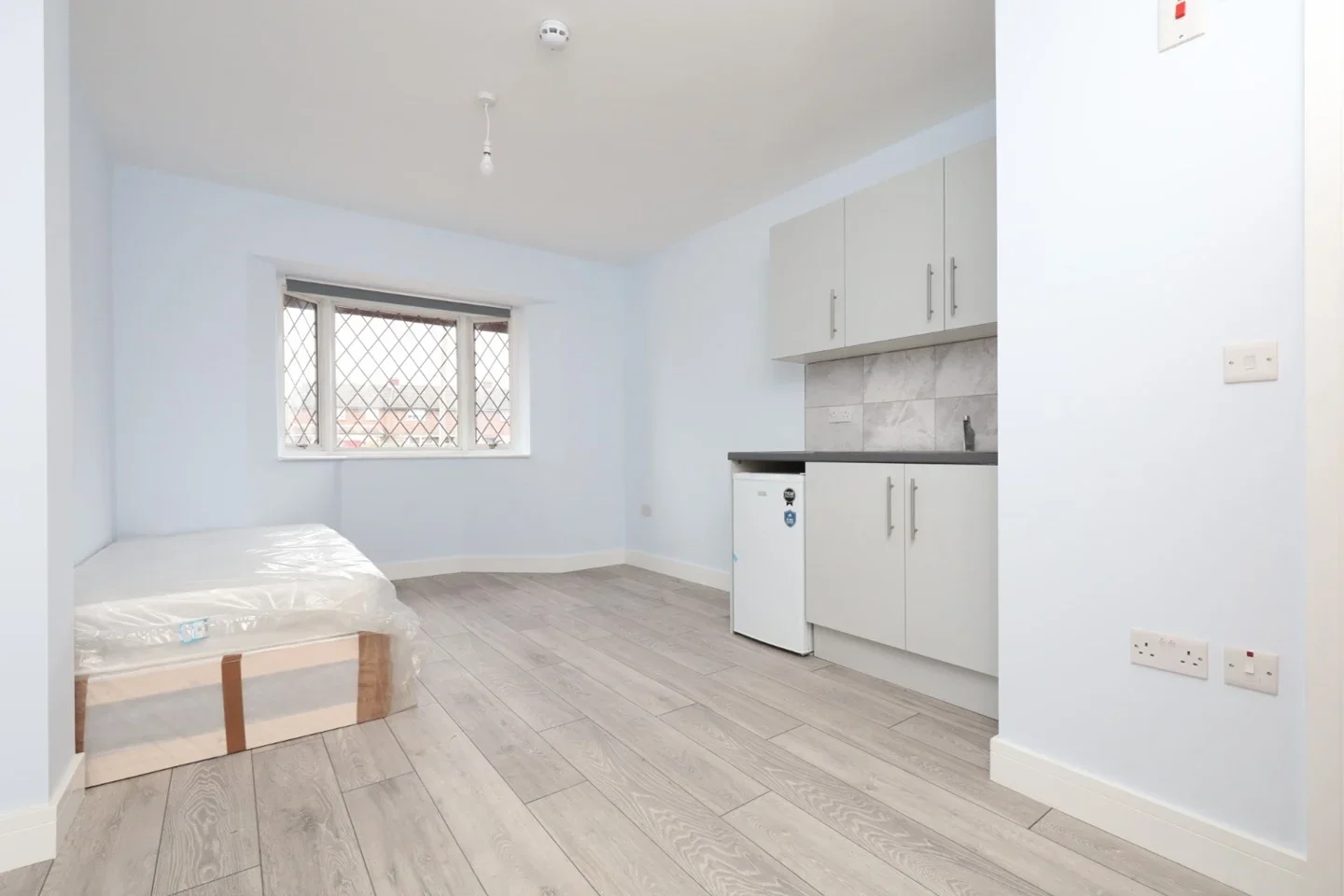 Flat Beech Close in Greater London