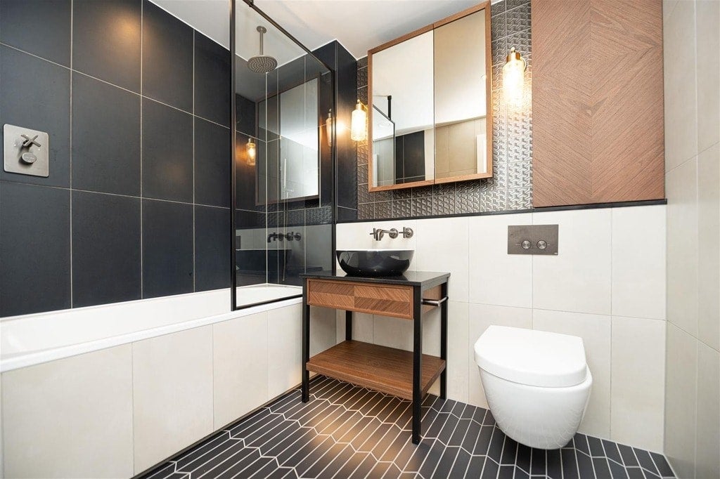 Flat Pennington Quay Walk in Greater London