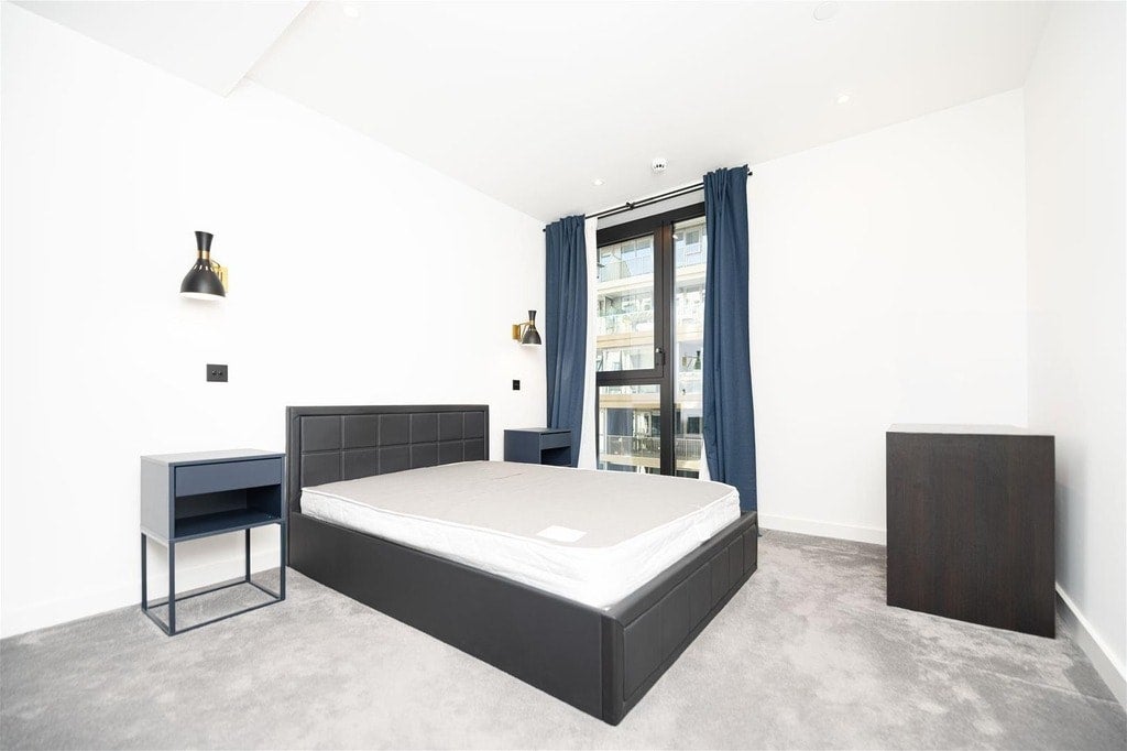 Flat Pennington Quay Walk in Greater London