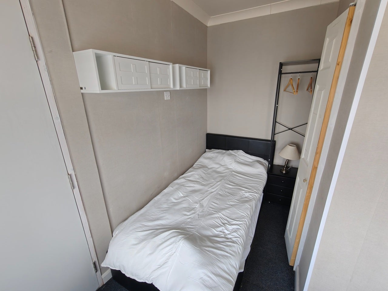 Flat Moat Farm Road in Greater London