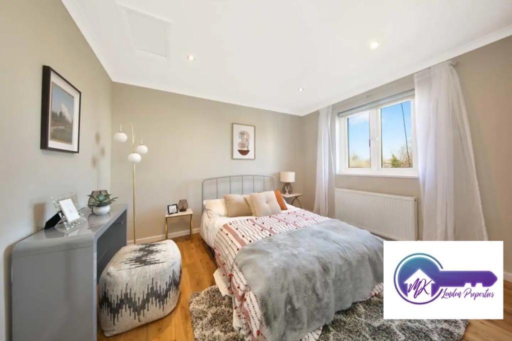 Flat Oliver Road in Greater London