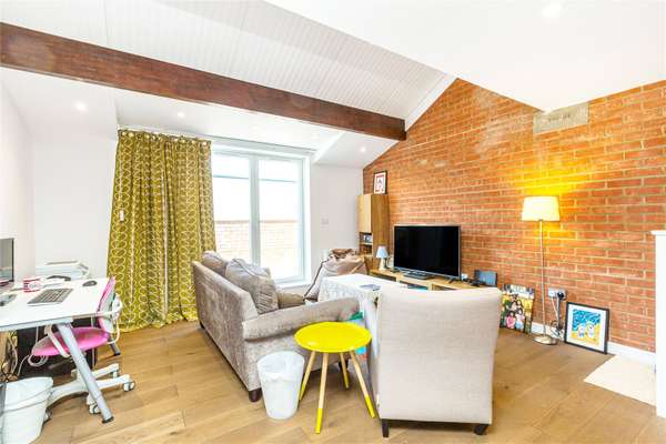 House Elm Grove in Greater London