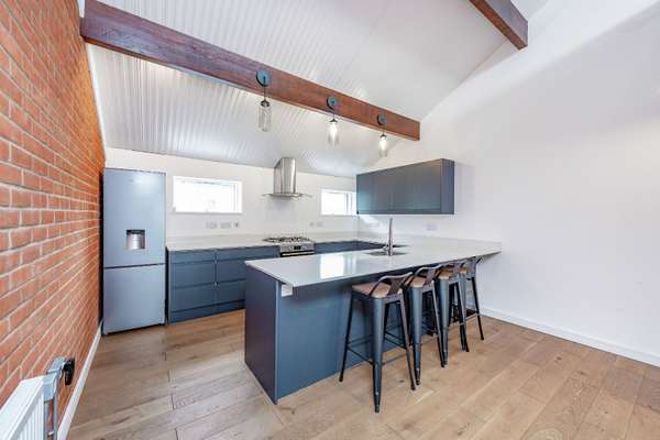 House Elm Grove in Greater London