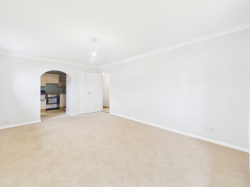 Flat Clarence Road in Windsor