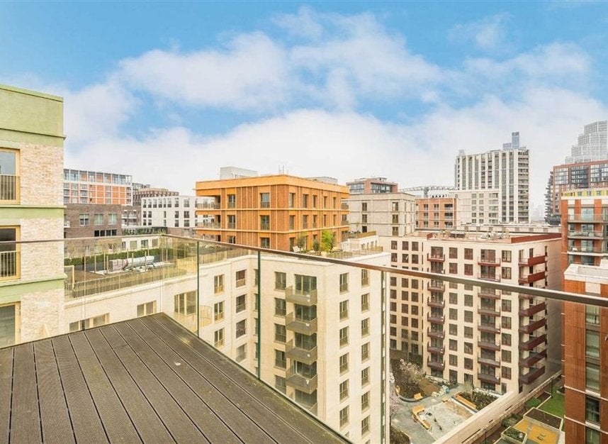 Flat Lanchester Way in Greater London