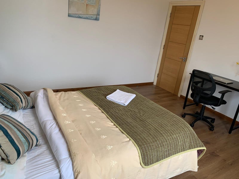 Room Courthill Road in Greater London