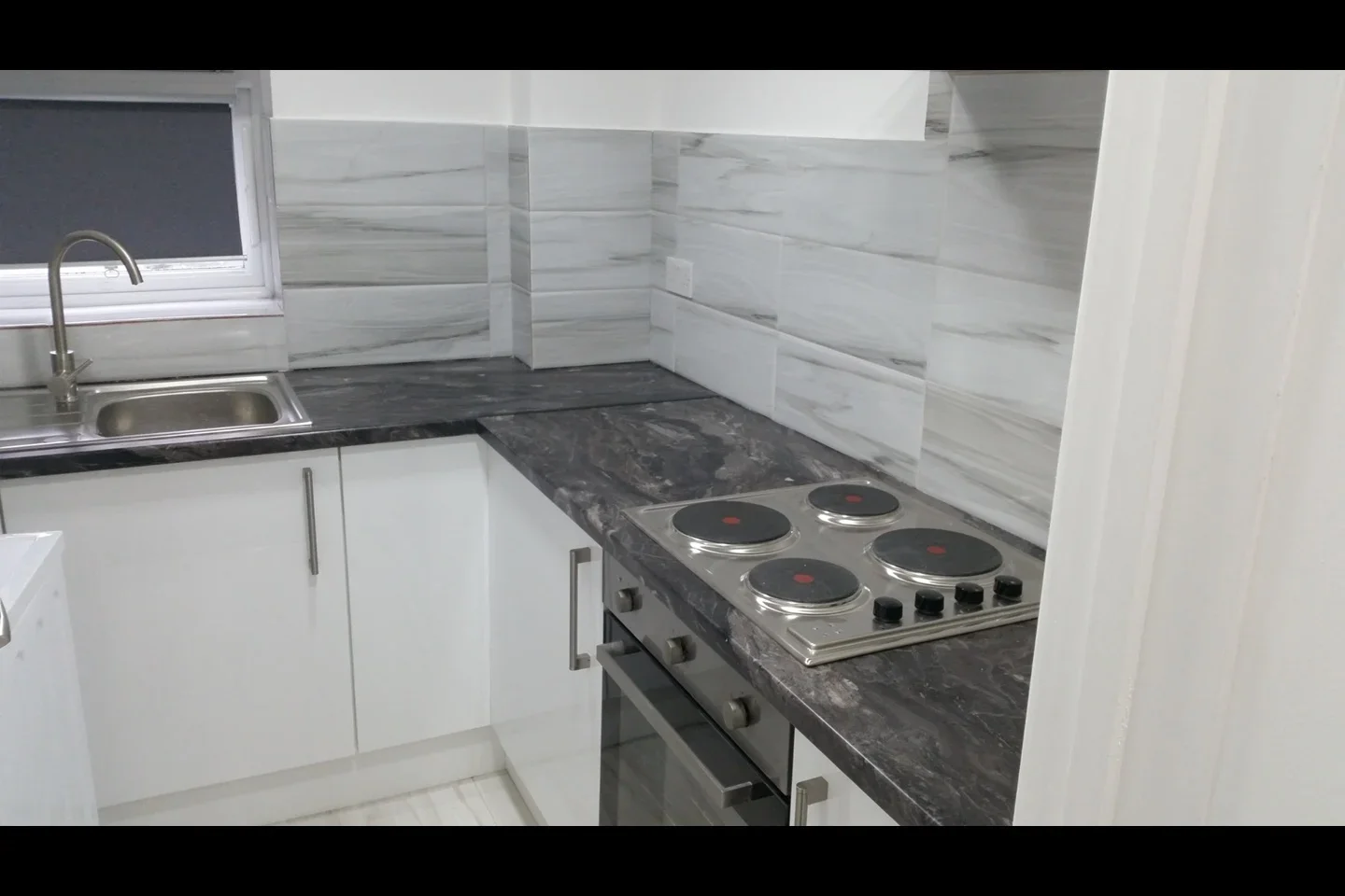 Flat Godstone Road in Tandridge