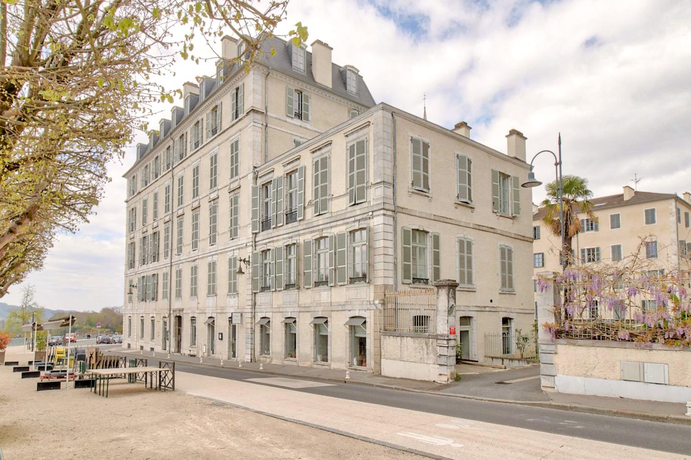 Appartement Boulevard des Pyrénées à Pau