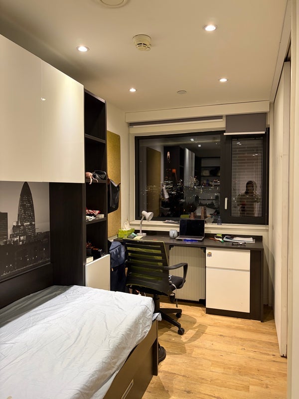 Room Walworth Road in Greater London