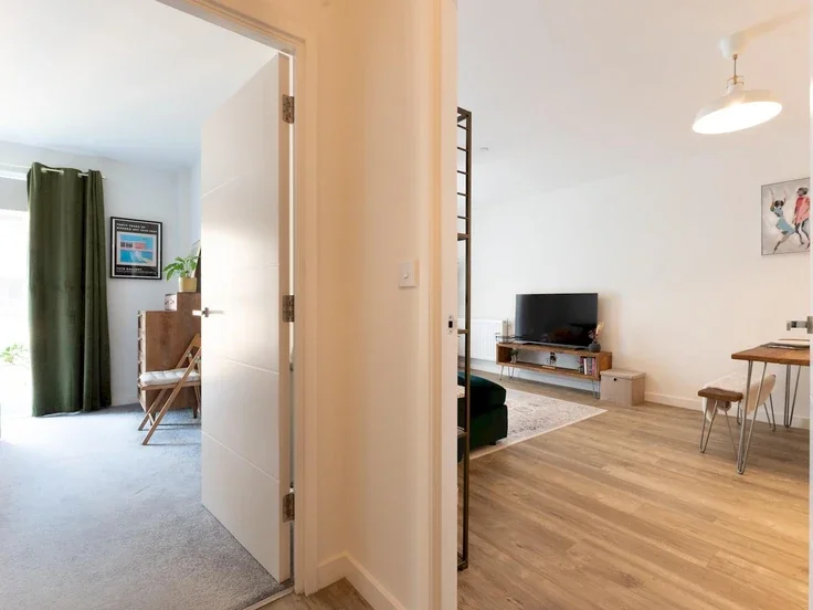 Flat Bowen Drive in Greater London