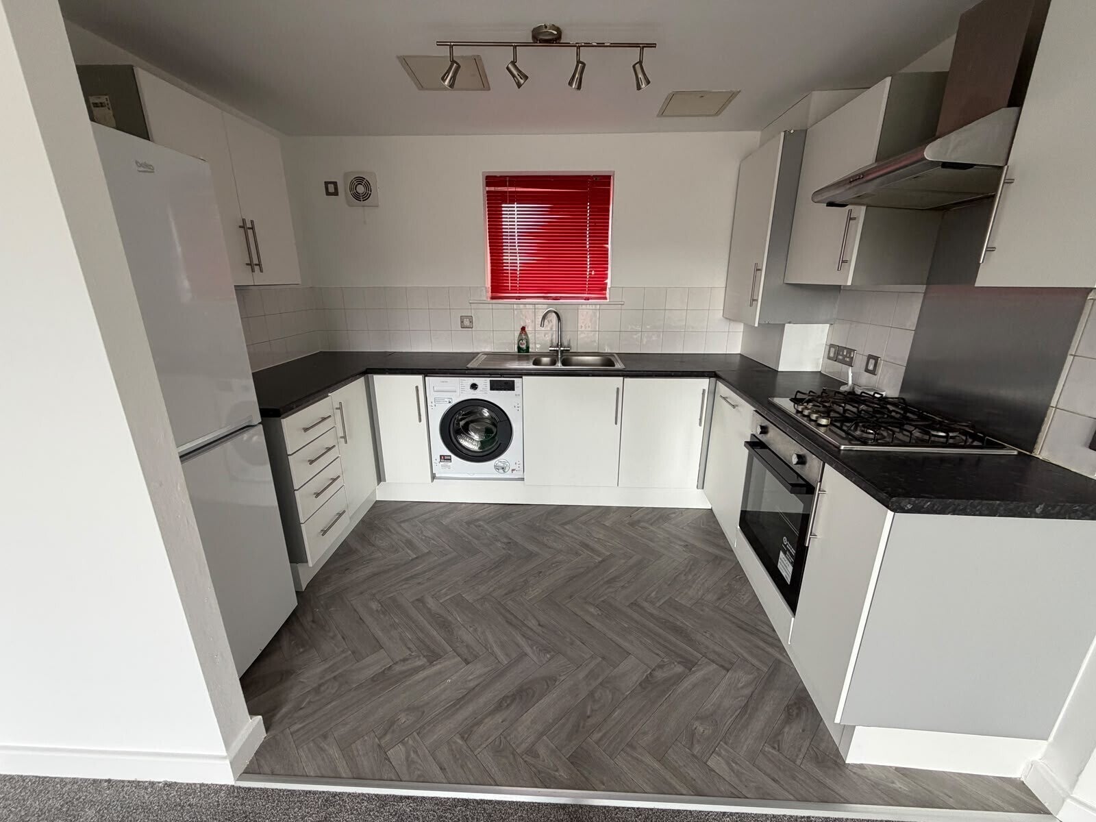 Flat Sandhills Avenue in Leicester