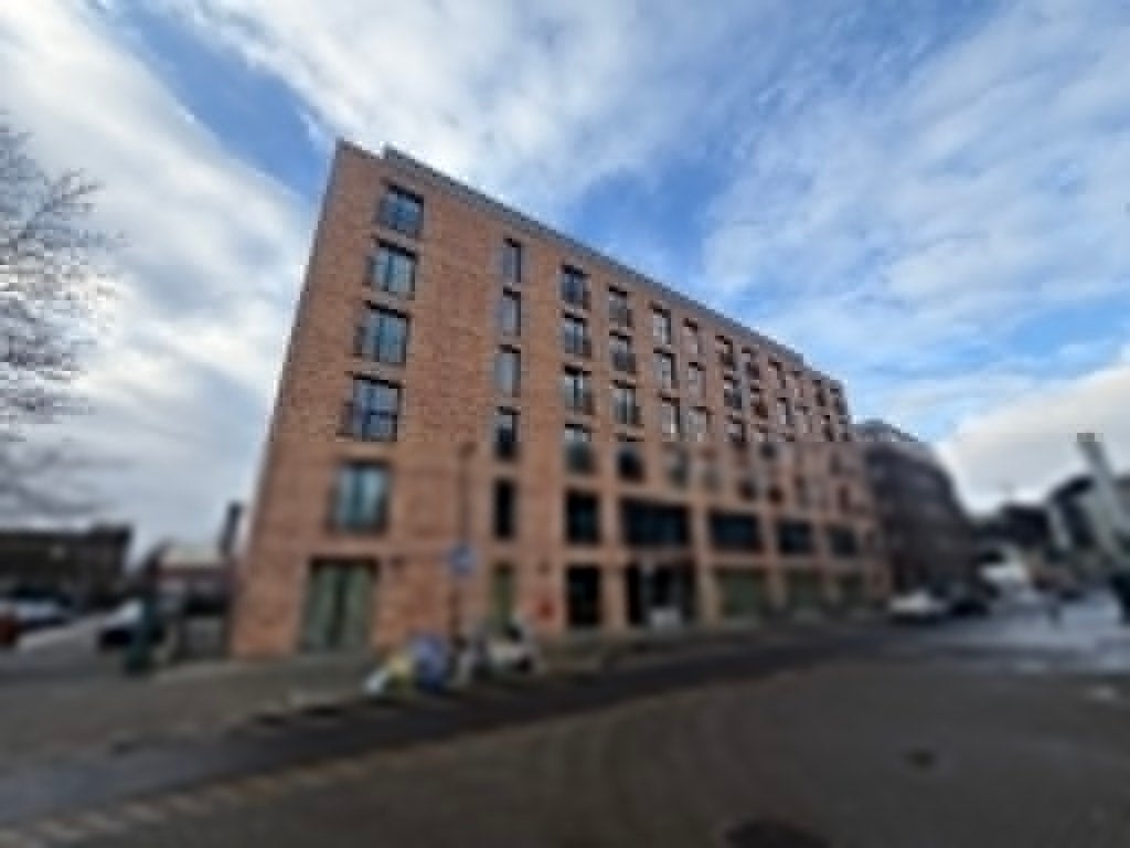 Flat Victoria Road in Greater London