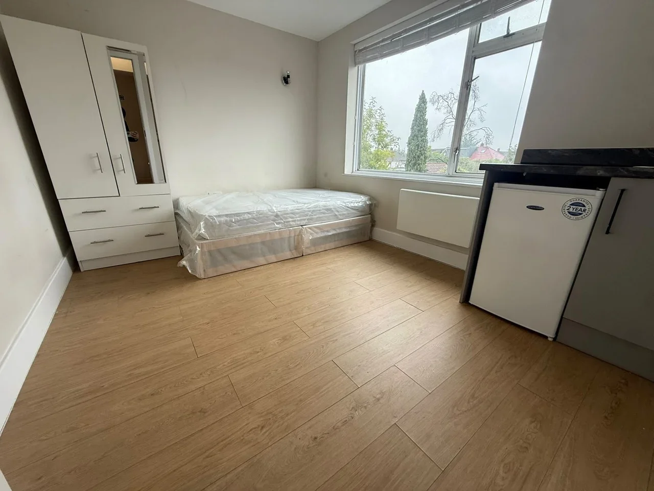 Flat Grosvenor Crescent in Greater London