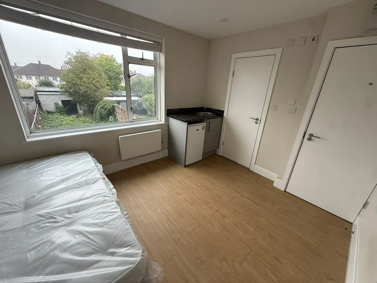 Flat Grosvenor Crescent in Greater London