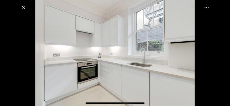 Room Riding House Street in City of Westminster
