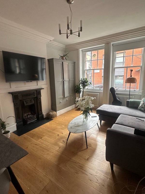 Room Riding House Street in City of Westminster