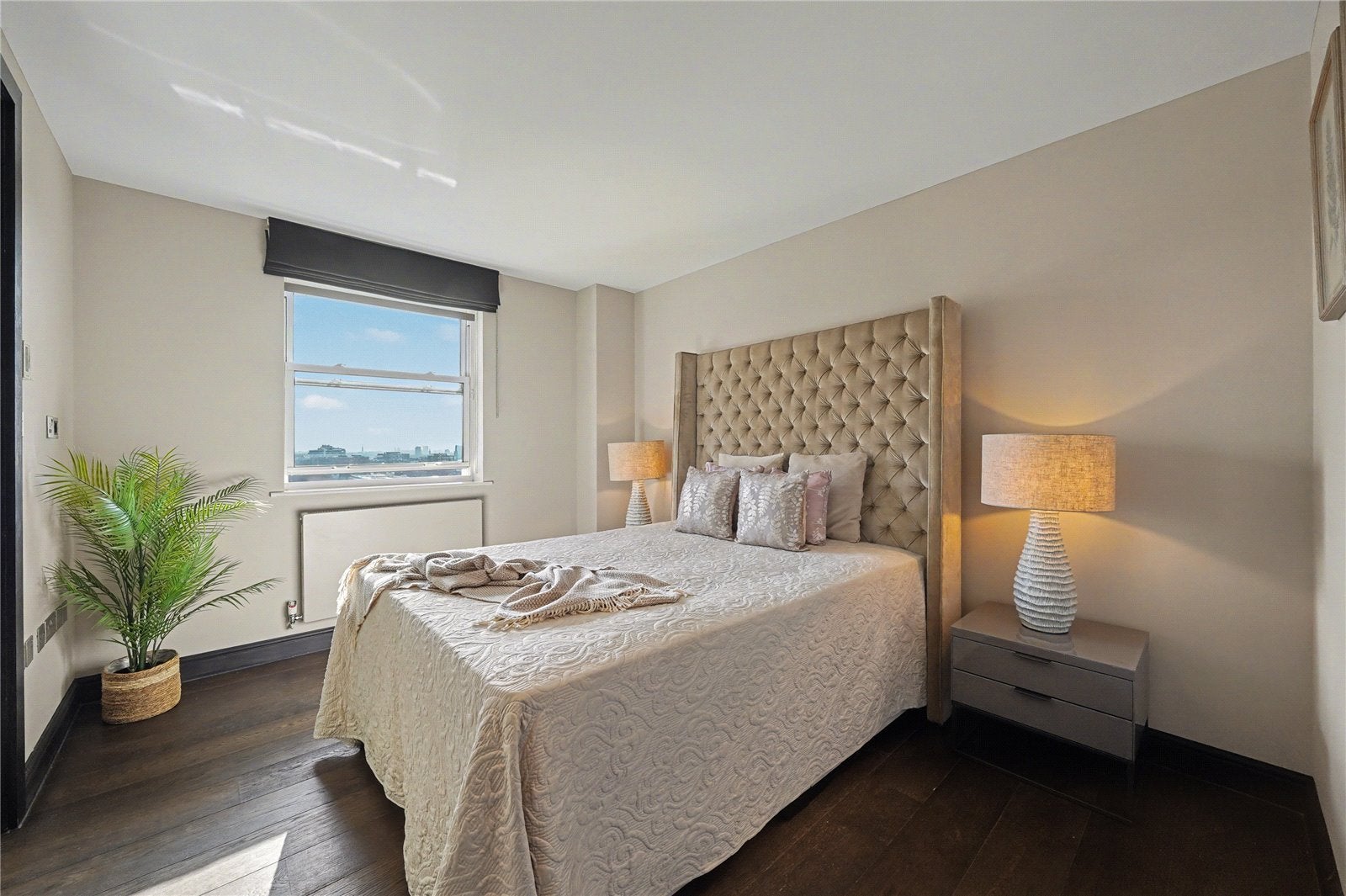 Flat Boydell Court in Greater London