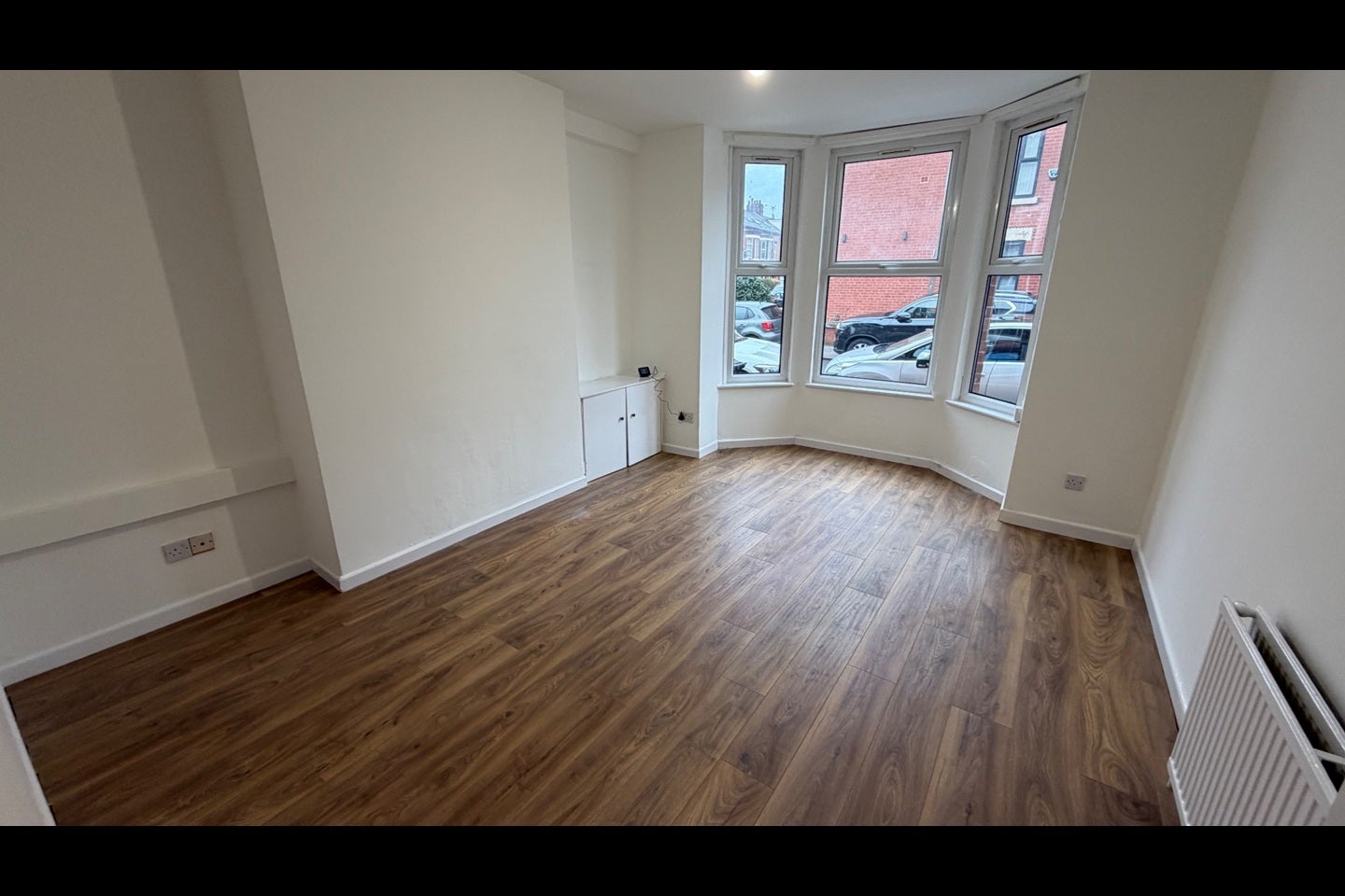 Flat Barrfield Road in Salford