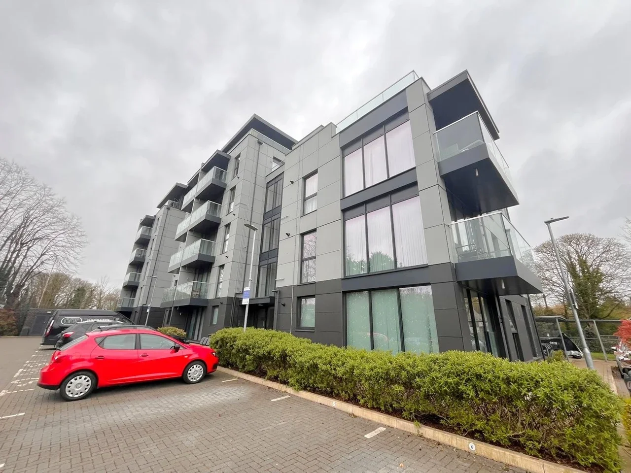 Flat Two Waters Road in Dacorum
