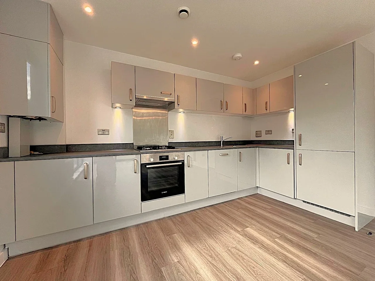 Flat Two Waters Road in Dacorum
