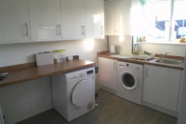 Room Knox Road in Wellingborough