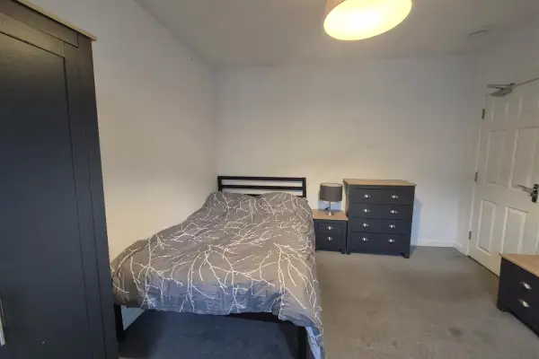 Room Knox Road in Wellingborough