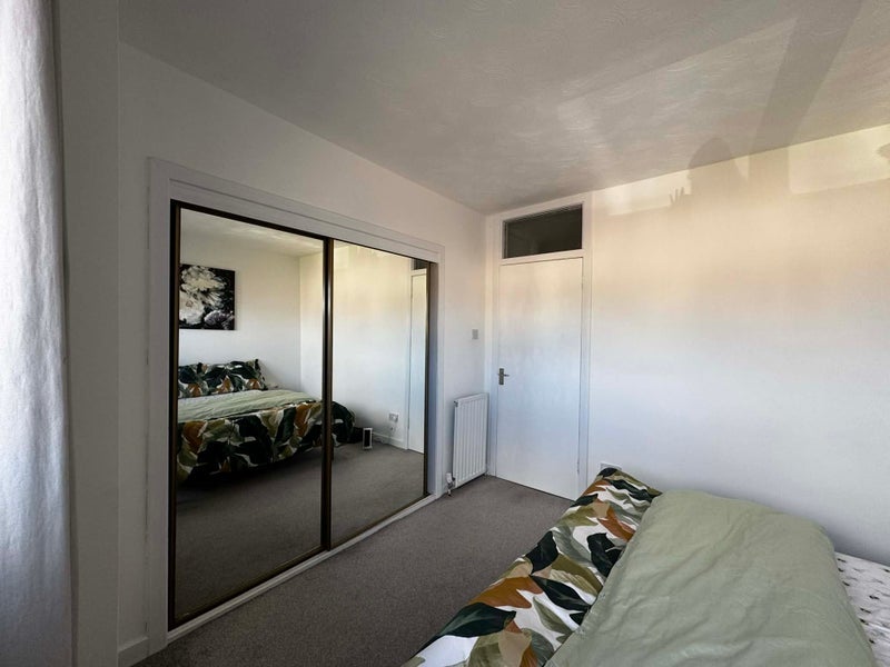 Room Cook Crescent in Mayfield