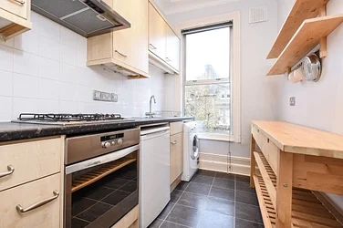 Flat Mexfield Road in Greater London