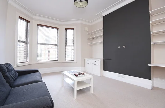 Flat Mexfield Road in Greater London