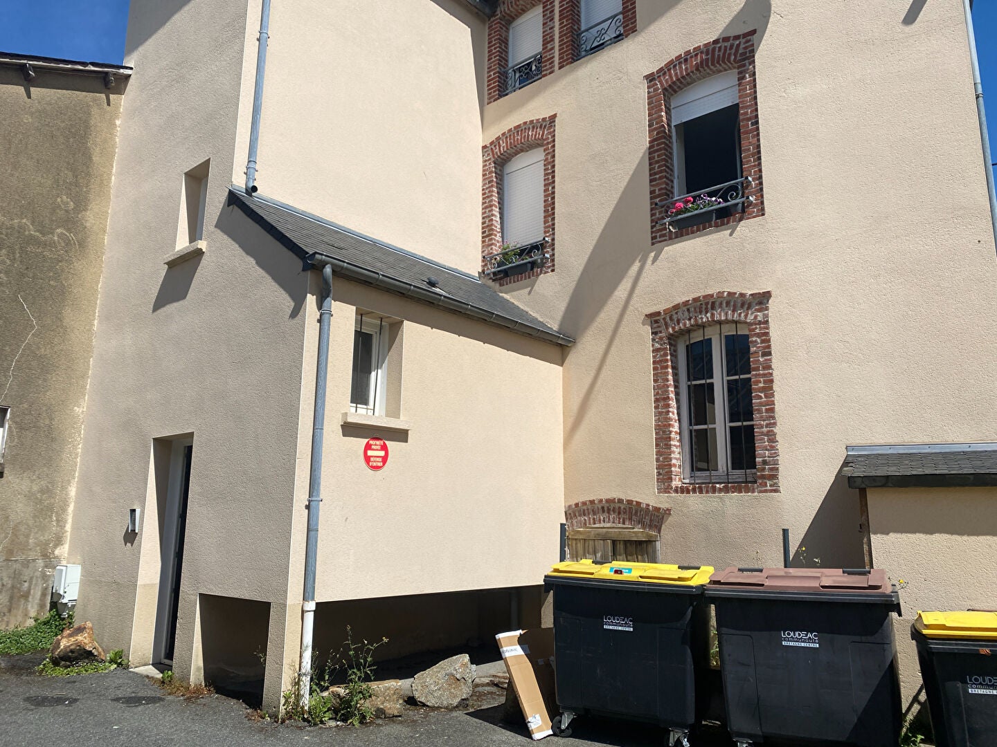 Appartement Place de la Mairie à Saint-Méen-le-Grand