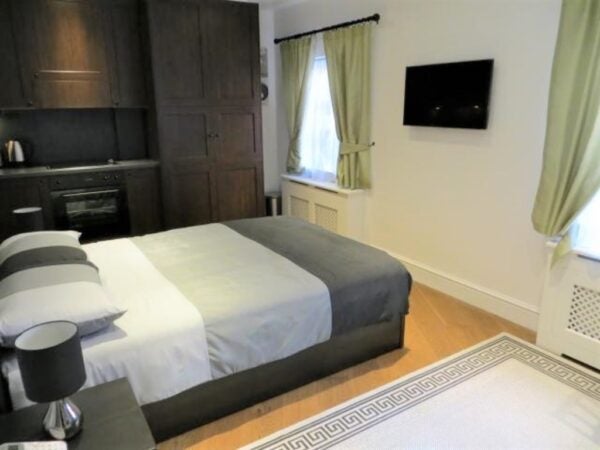 Flat Parfrey Street in Greater London