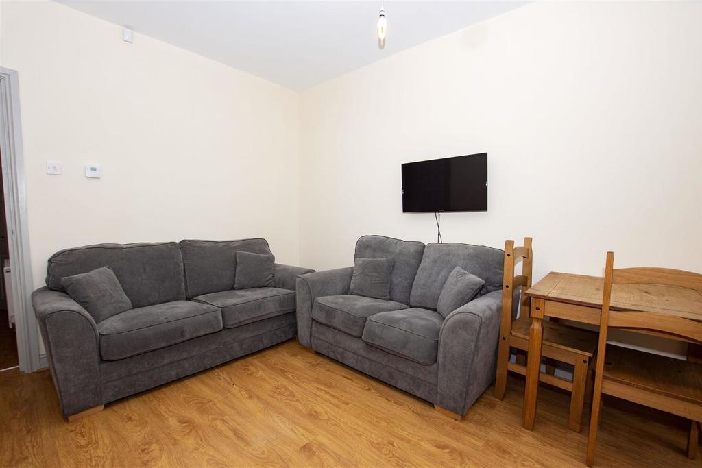 Flat Selly Hill Road in Birmingham
