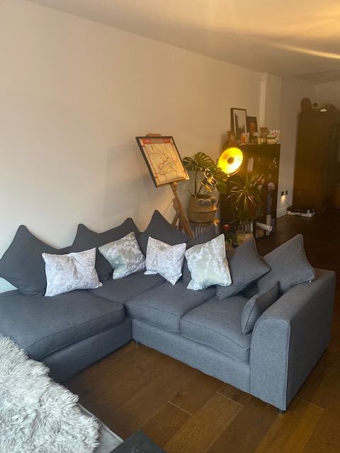 Room Ashurst Road in Greater London