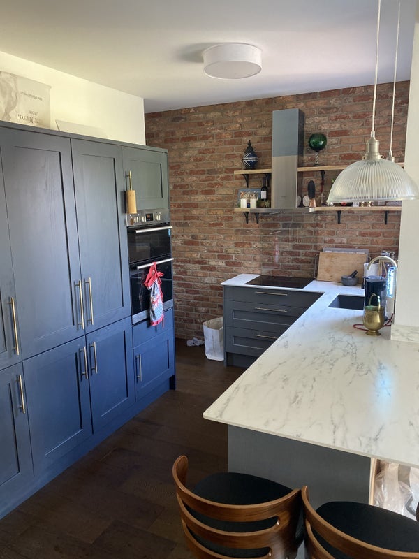 Room Ashurst Road in Greater London