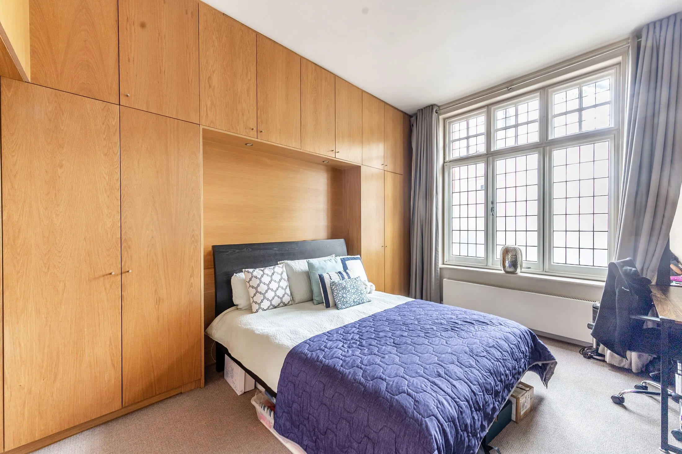 Flat Adam and Eve Mews in Greater London