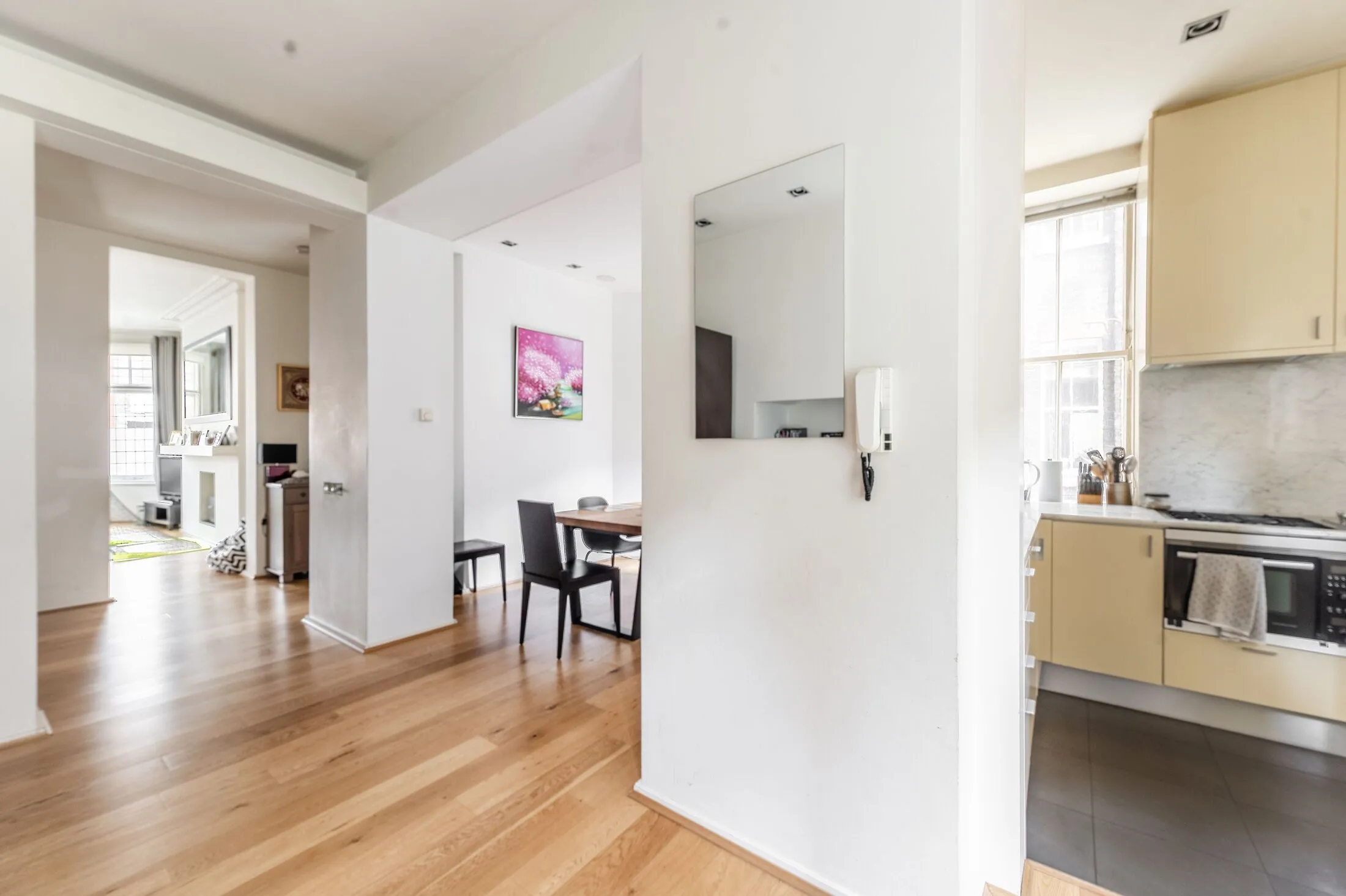Flat Adam and Eve Mews in Greater London