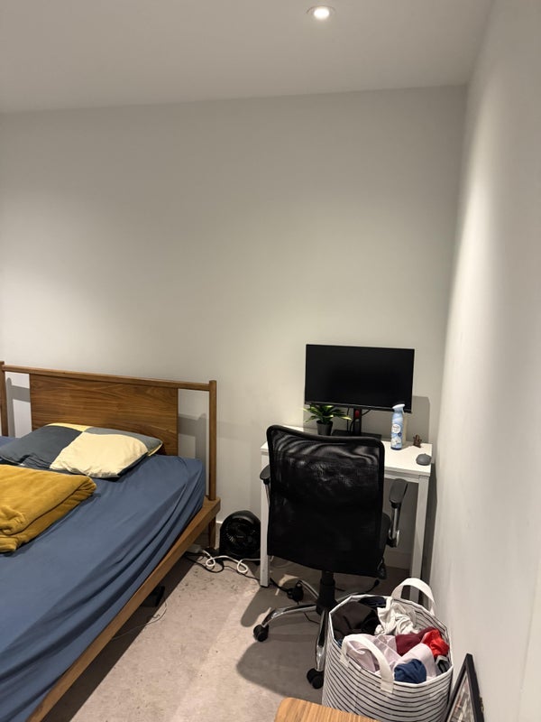 Flat Wellesley Road in Greater London