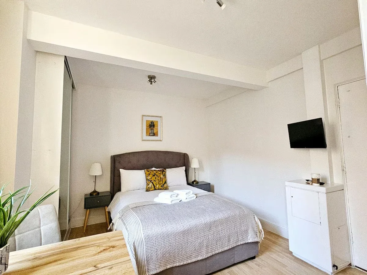 Flat Lucan Place in Greater London