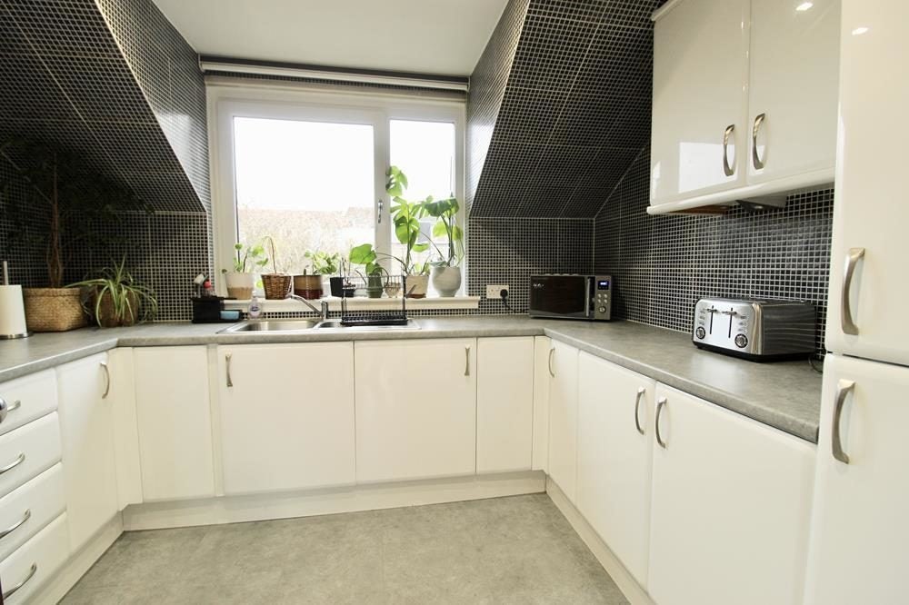 Flat Donald Place in Aberdeen
